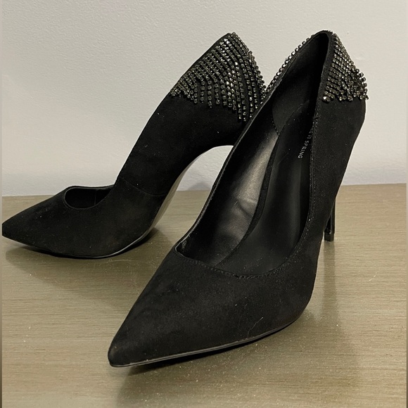 NEVER WORN Call It Spring Suede heels - Picture 1 of 3